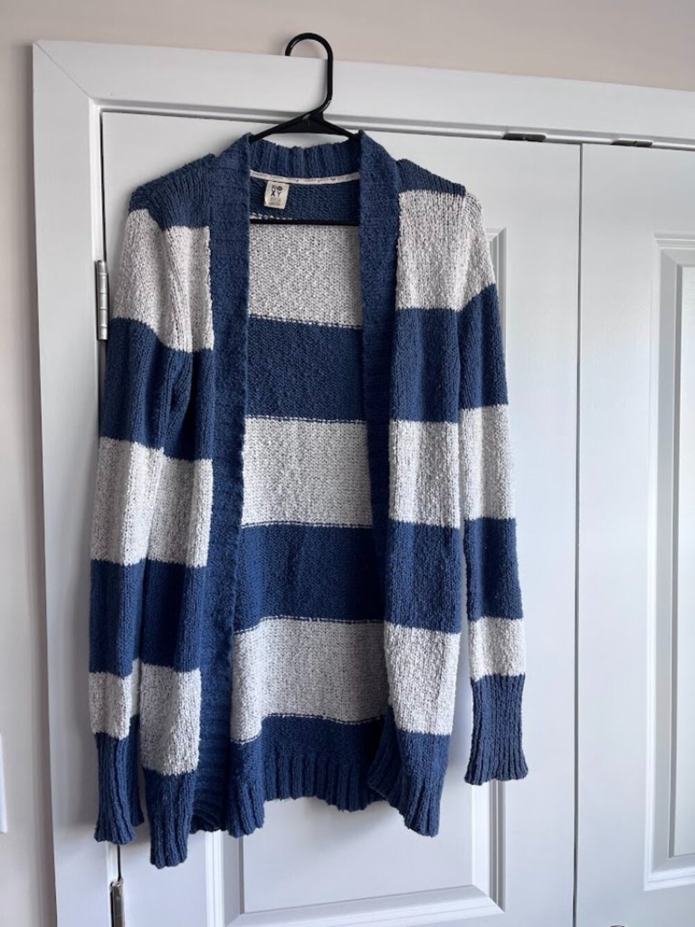 Roxy striped sweater (M)
